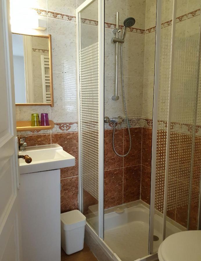 Chambres D'Hotes Et Gites- L'Abri Sous Roche Tautavel Buitenkant foto