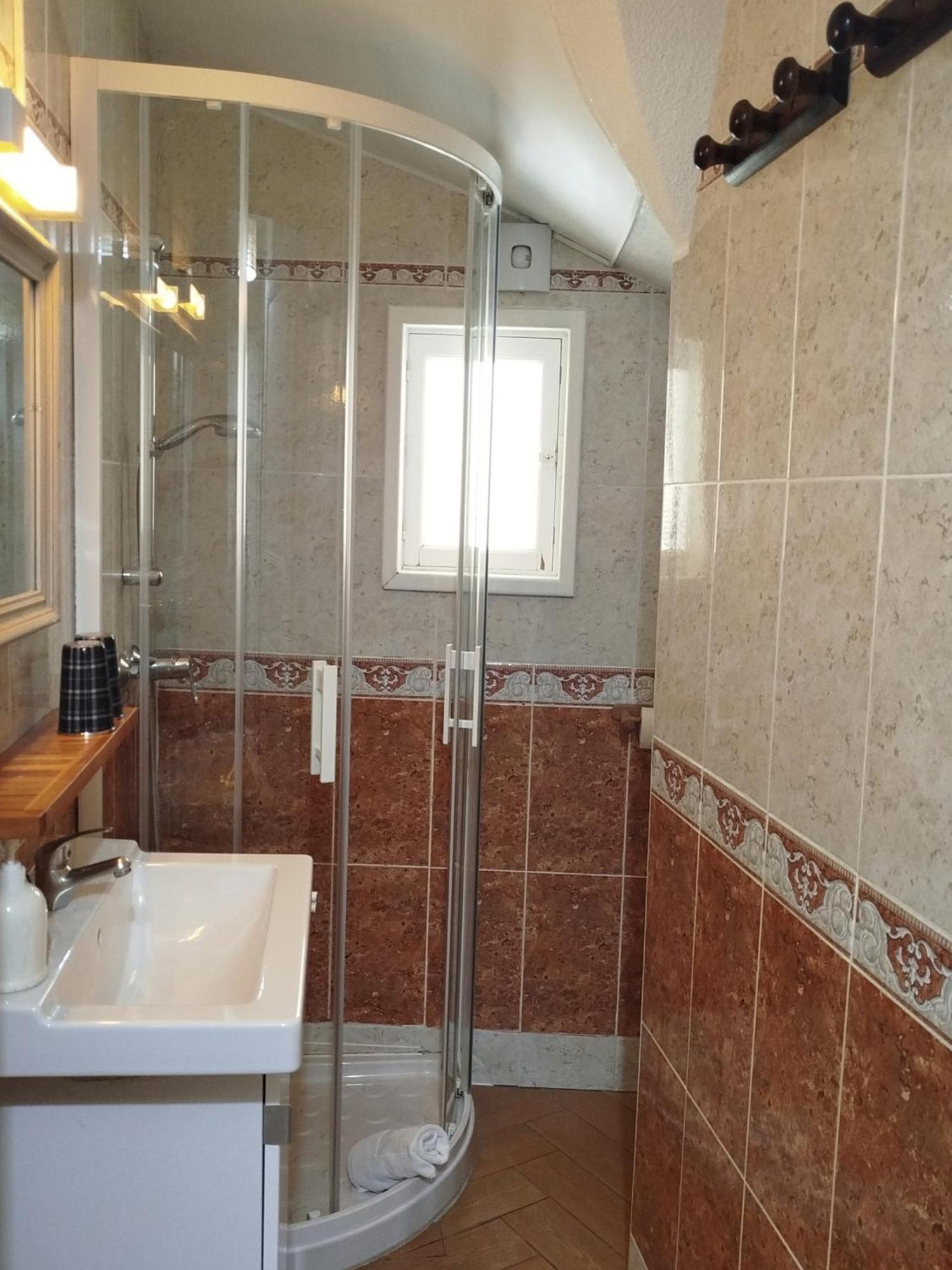 Chambres D'Hotes Et Gites- L'Abri Sous Roche Tautavel Buitenkant foto